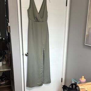 Stylish Olive/sage Sleeveless formal dress New size 10
